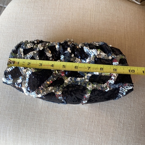 Belle Badgley Mischka Clutch - Picture 3 of 9